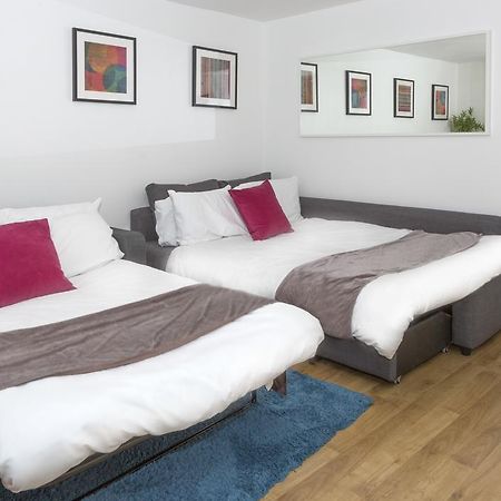לונדון Quiet Riverside Apartment מראה חיצוני תמונה
