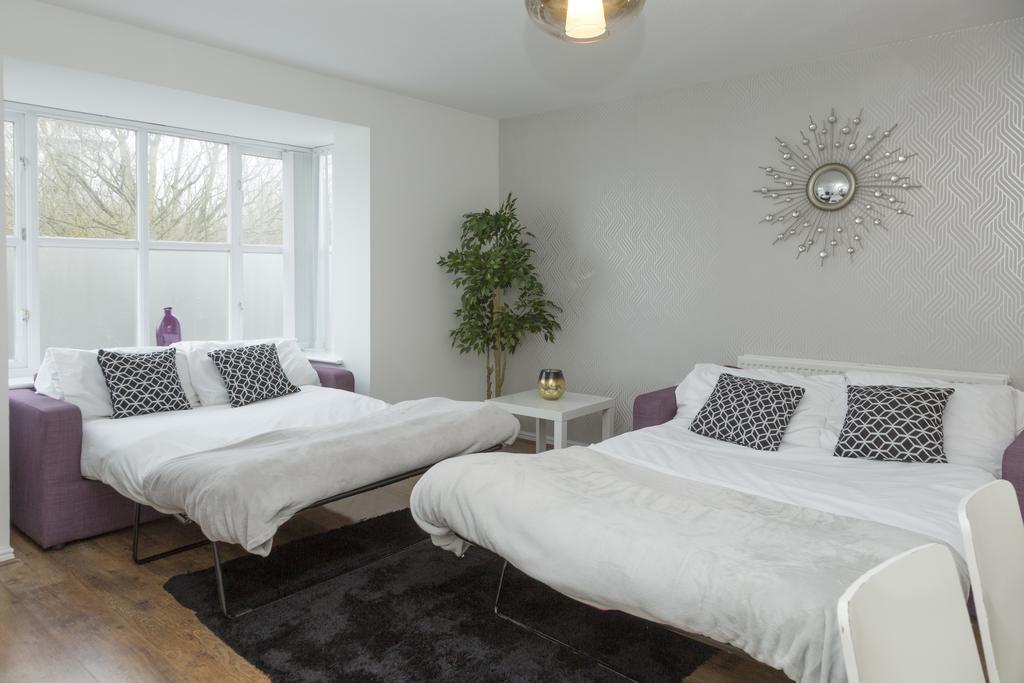 לונדון Quiet Riverside Apartment מראה חיצוני תמונה