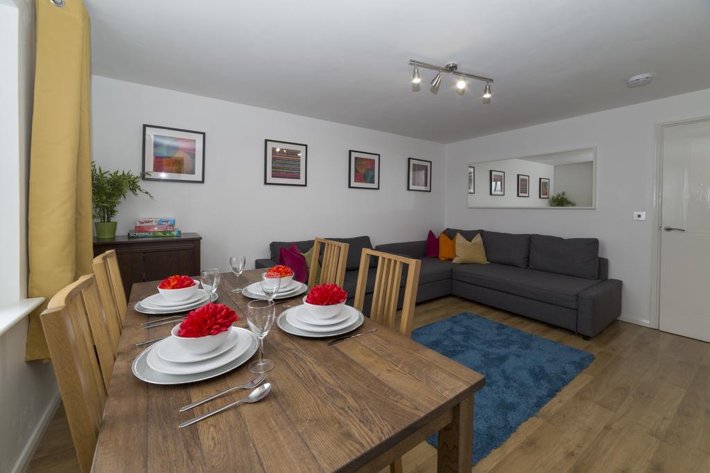 לונדון Quiet Riverside Apartment מראה חיצוני תמונה