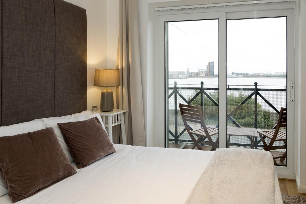 לונדון Quiet Riverside Apartment מראה חיצוני תמונה