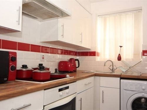 לונדון Quiet Riverside Apartment מראה חיצוני תמונה