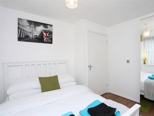 לונדון Quiet Riverside Apartment מראה חיצוני תמונה