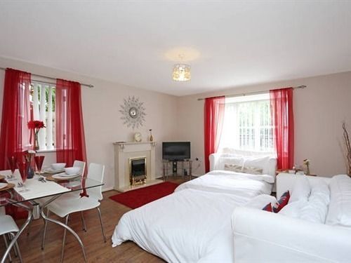 לונדון Quiet Riverside Apartment מראה חיצוני תמונה